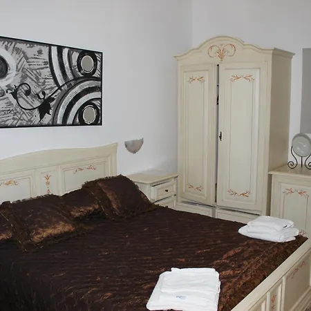 Konukevi Bed Delle Rose *